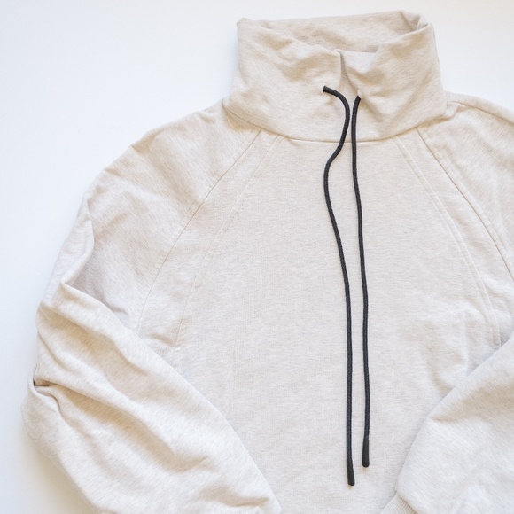 Varley Atlas Mockneck Sweatshirt Size XS Side Zippers Pockets Relaxed Fit - Picture 3 of 5